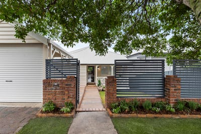 /international/au/38-ninth-avenue-coorparoo-qld-151331768/