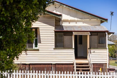 /international/au/48-geoffrey-street-mount-lofty-qld-152512844/