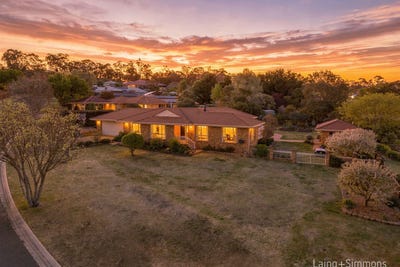 /international/au/60-the-avenue-armidale-nsw-152479288/
