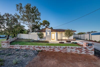 /international/au/18-mario-way-craigie-wa-151273628/