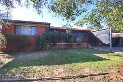 /international/au/78-bourke-street-cowra-nsw-148748564/?lang=fr