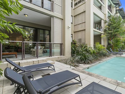 /international/au/102-5-triton-street-palm-cove-qld-148666240/