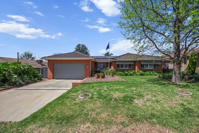 /international/au/10-mcdonald-crescent-tamworth-nsw-152459056/