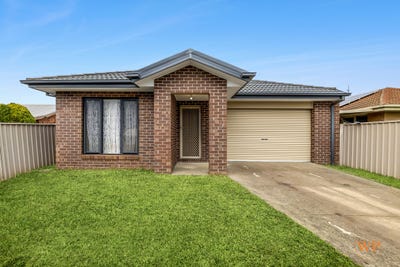 /international/au/1-allen-street-kilmore-vic-151554396/