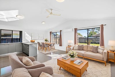 /international/au/51-serafina-drive-helensvale-qld-148611816/?lang=en