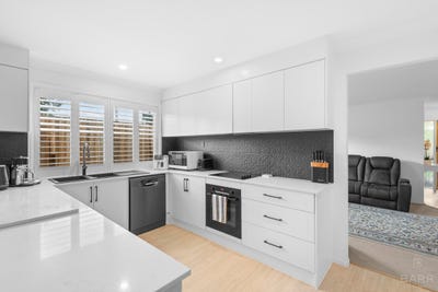 /international/au/21-scandia-street-kenmore-qld-151050056/
