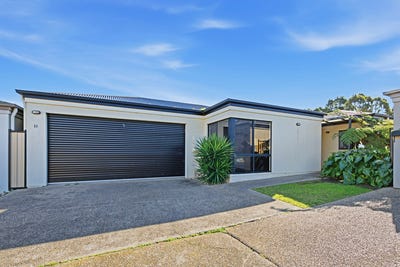 /international/au/11-bakker-place-maffra-vic-151607448/