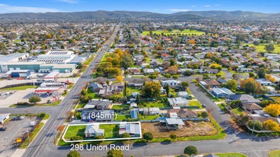 /international/au/298-union-road-lavington-nsw-204543216/