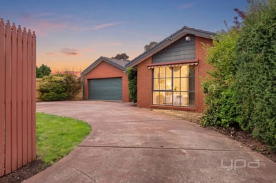 /international/au/369-centenary-avenue-melton-west-vic-152556736/