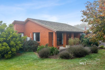 /international/au/7-meander-valley-road-westbury-tas-151176208/