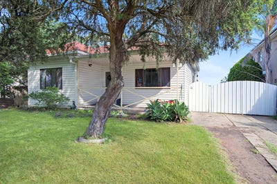 /international/au/12-victoria-street-revesby-nsw-150761128/