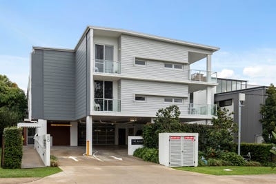 /international/au/11-50-university-road-mitchelton-qld-151514404/