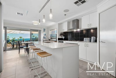 /international/au/9a-bellairs-road-kardinya-wa-150882840/