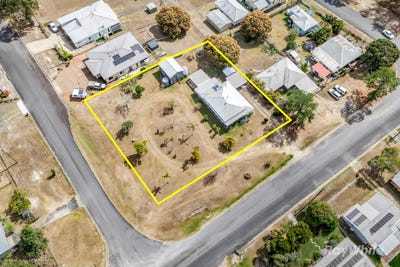 /international/au/3-manning-street-gin-gin-qld-152340336/