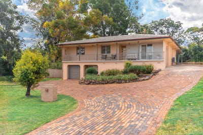 /international/au/210-carthage-street-tamworth-nsw-151374484/