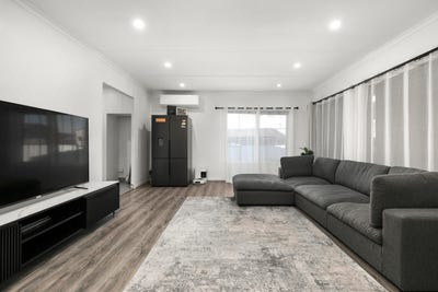 /international/au/12-pyalong-crescent-dallas-vic-151009824/