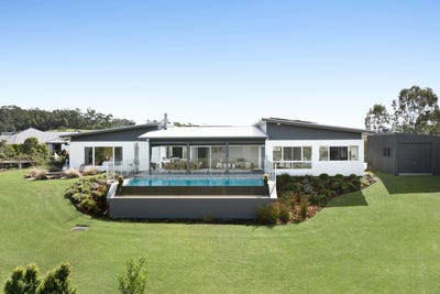 /international/au/126-palmview-forest-drive-palmview-qld-151241688/