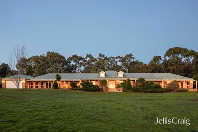 /international/au/54-youngs-road-yarrambat-vic-151516364/