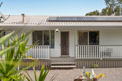 /international/au/15-fairway-drive-hatton-vale-qld-151677112/