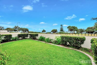/international/au/1-13-esplanade-bargara-qld-151252980/
