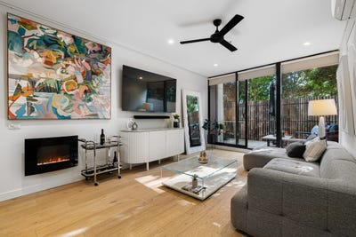 /international/au/212-320-plummer-street-port-melbourne-vic-151070636/