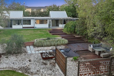 /international/au/10-chitalwood-court-nilma-vic-150782232/