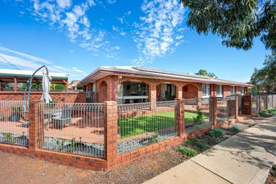 /international/au/45-cotter-street-north-hannans-wa-150879960/