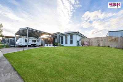 /international/au/32-dobinson-street-bucasia-qld-151279808/