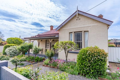 /international/au/2-parkes-street-cowra-nsw-152629880/