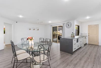 /international/au/5-san-cristobal-place-pacific-pines-qld-151321060/