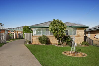 /international/au/8-benine-drive-cambridge-park-nsw-150966808/