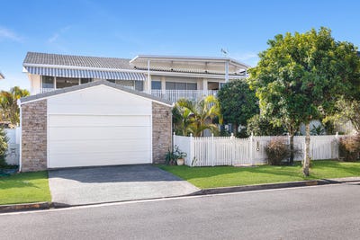 /international/au/11-shoveller-avenue-paradise-point-qld-151407028/