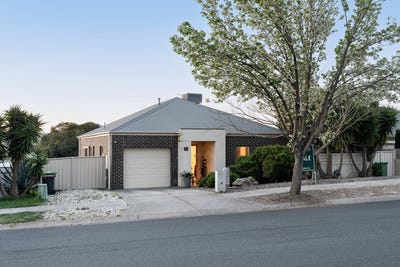 /international/au/38-dryandra-way-thurgoona-nsw-152512484/