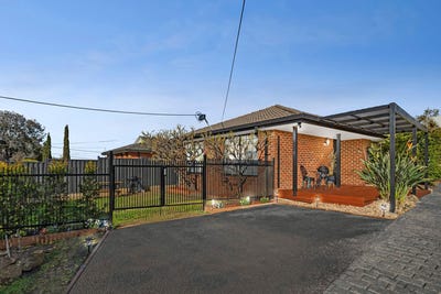 /international/au/1-17-tasman-avenue-strathmore-heights-vic-148611640/?lang=en