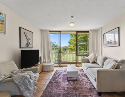 /international/au/9-13-27-fairway-drive-clear-island-waters-qld-152466684/