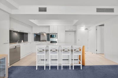 /international/au/307-2685-gold-coast-highway-broadbeach-qld-148547216/?lang=en
