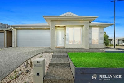 /international/au/44-embleton-chase-weir-views-vic-151390352/