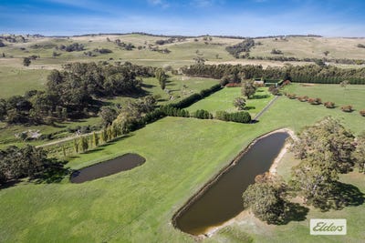 /international/au/245-martins-road-nulla-vale-vic-700404192/