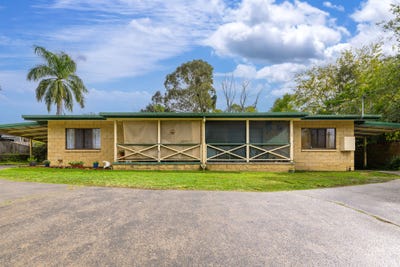 /international/au/77-bath-terrace-victory-heights-qld-151666020/