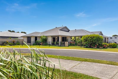 /international/au/51-bankswood-drive-redland-bay-qld-152564656/