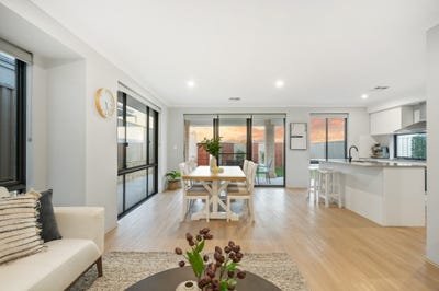 /international/au/7-mykonos-road-coogee-wa-151178968/