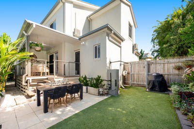 /international/au/4-11-beatrice-street-hawthorne-qld-151070728/