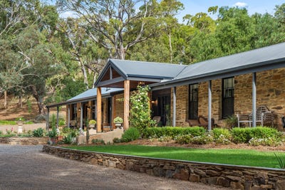 /international/au/128-upper-penneys-hill-road-onkaparinga-hills-sa-150770732/