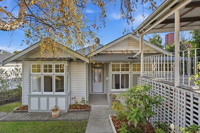 /international/au/119-york-street-sandy-bay-tas-151275308/