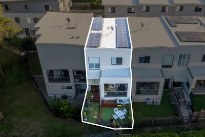 /international/au/18-15-oasis-close-manly-west-qld-151246256/