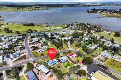/international/au/7-grandview-drive-clayton-bay-sa-152635536/