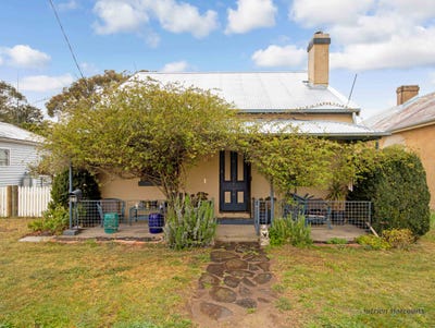/international/au/23-wallace-street-braidwood-nsw-152661160/