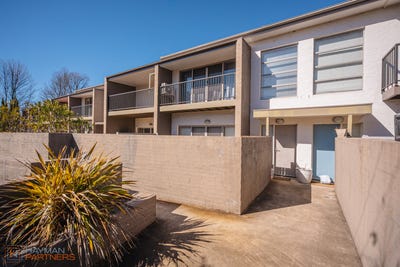 /international/au/10-33-eggleston-crescent-chifley-act-152164380/