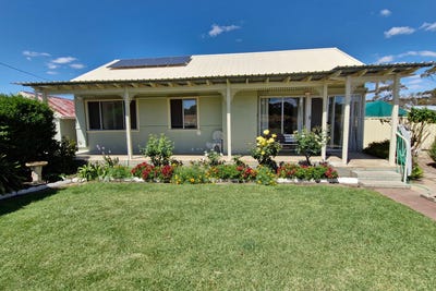 /international/au/114-rifle-street-wagin-wa-152568400/