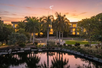 /international/au/722-3-pendraat-parade-hope-island-qld-151510888/